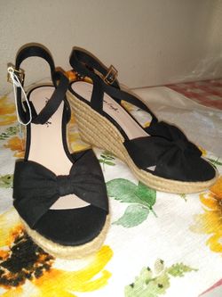 Brand New blk wedges size 7 1/2