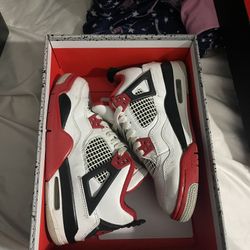 Nike Air Jordan 4 Retro Fire Red sneakers(2020)  size 4
