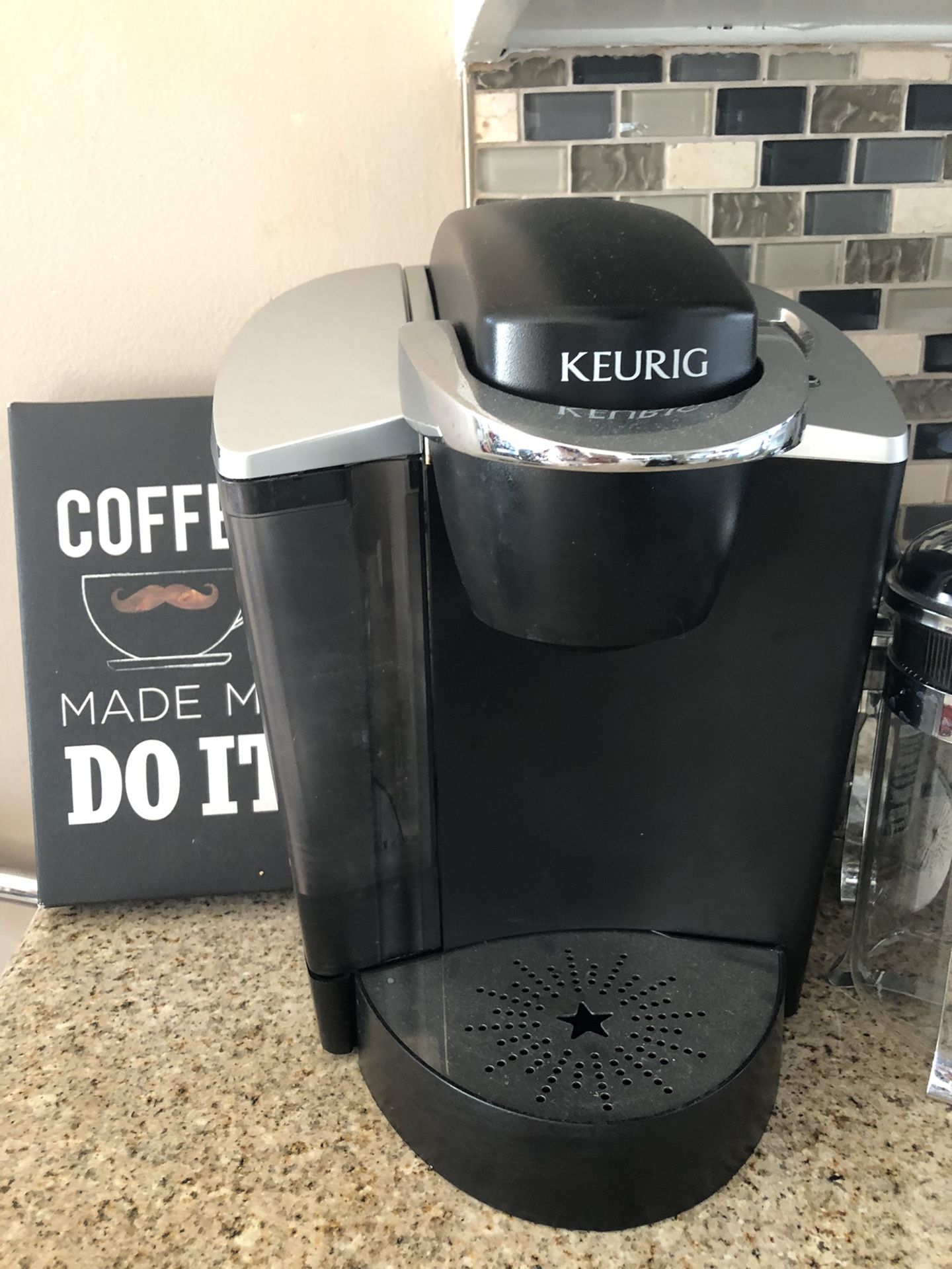Keurig, 4 reusable k-cups and 17 Starbucks single use k cups