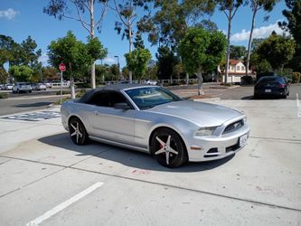 Silver Ford mustang convertible 2015