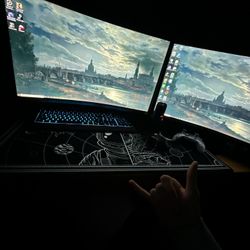 2 Samsung Curved 75 Hz Monitors 