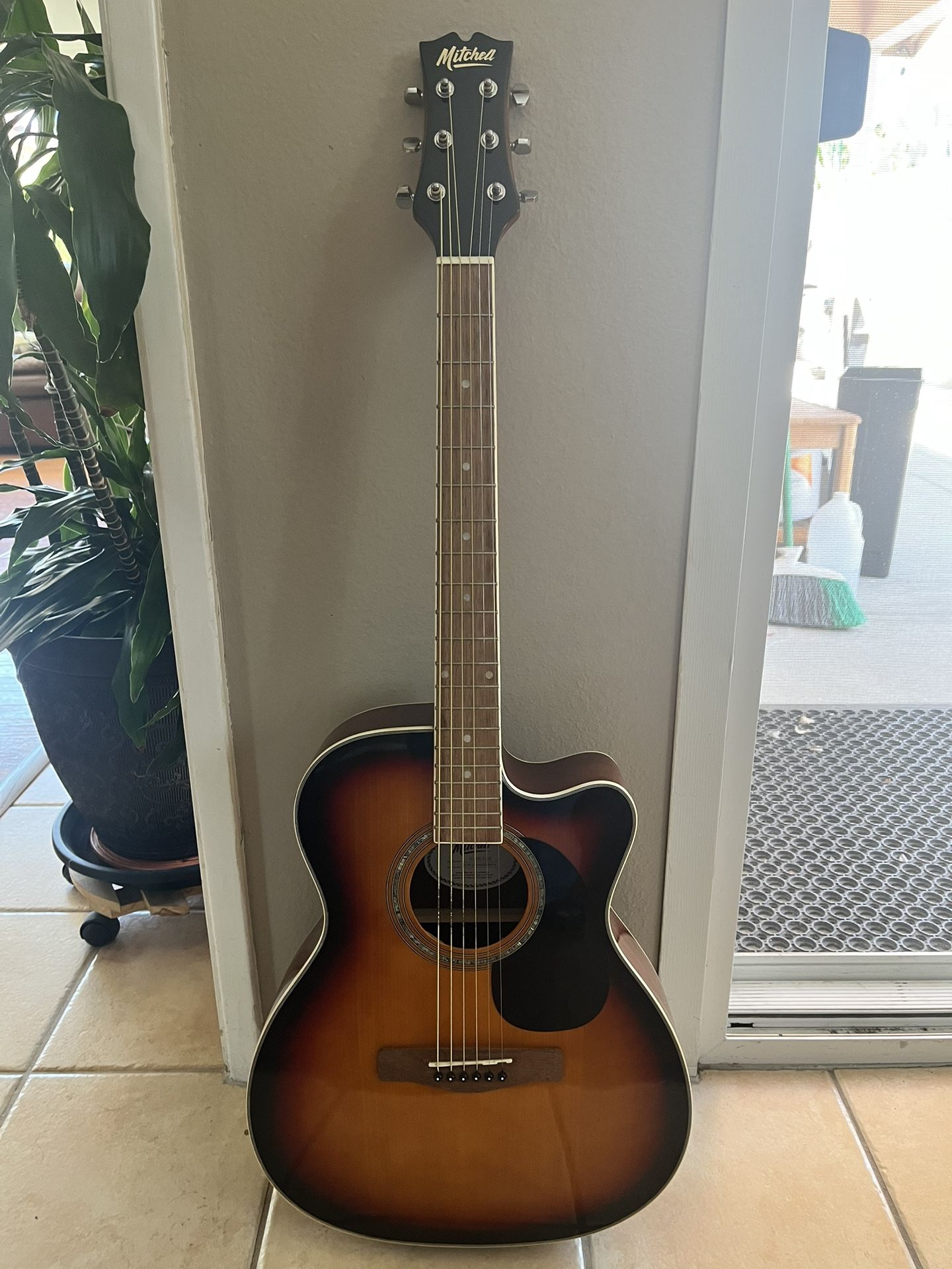 Mitchell O120CESB Guitar