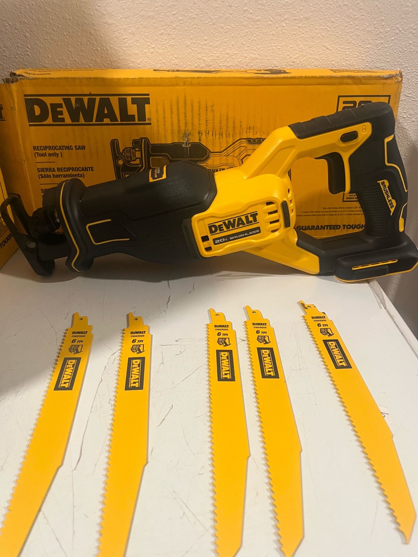 Dewalt power tools (130 each ) 130 cada uno