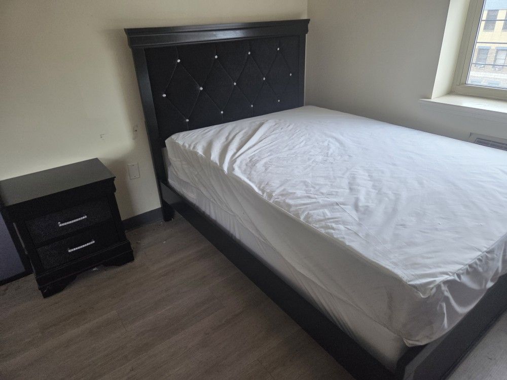 FREE!!! Bed Frame And Nightstand