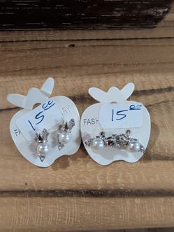 Pearl crown earrings