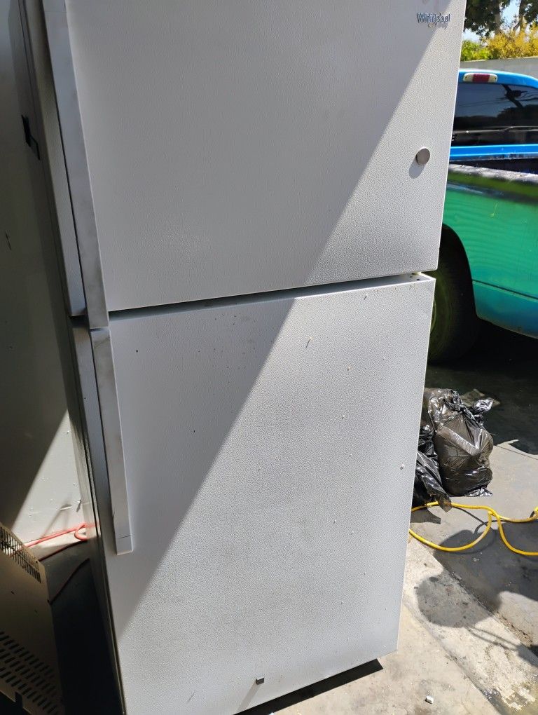 WHIRLPOOL TOP AND BOTTOM APAPRTMENT SIZE 