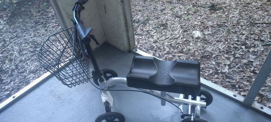 NOVA Knee Scooter / Knee Walker with Basket – Excellent Condition