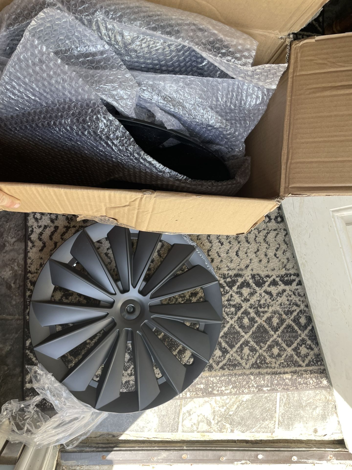 BRAND NEW 20in All Black Hubcaps