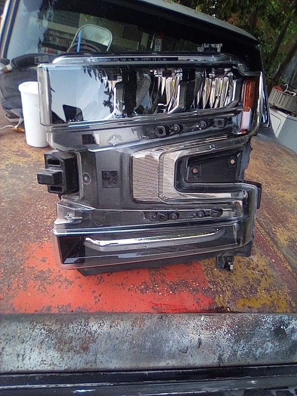 2024 Right Headlight