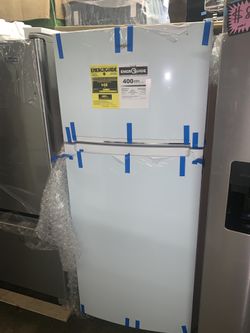 New scratch & dent Whirlpool 28in. Top freezer rerigerator