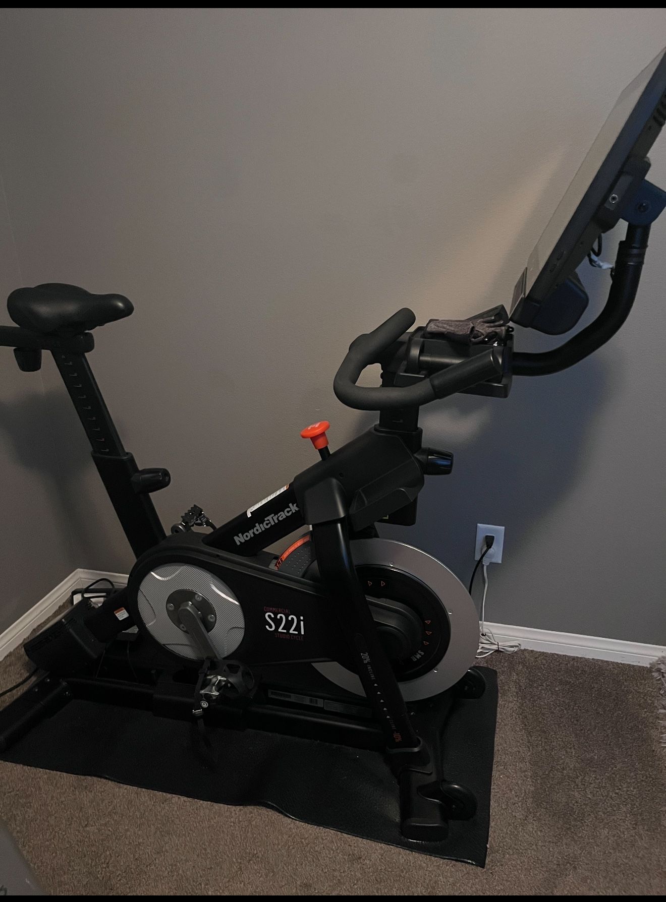 NordicTrack -S22i Studio Cycle  Exercise bike 