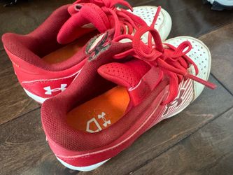 Under Armour Soccer Cleats Size 3.5 Youth – Used Condition