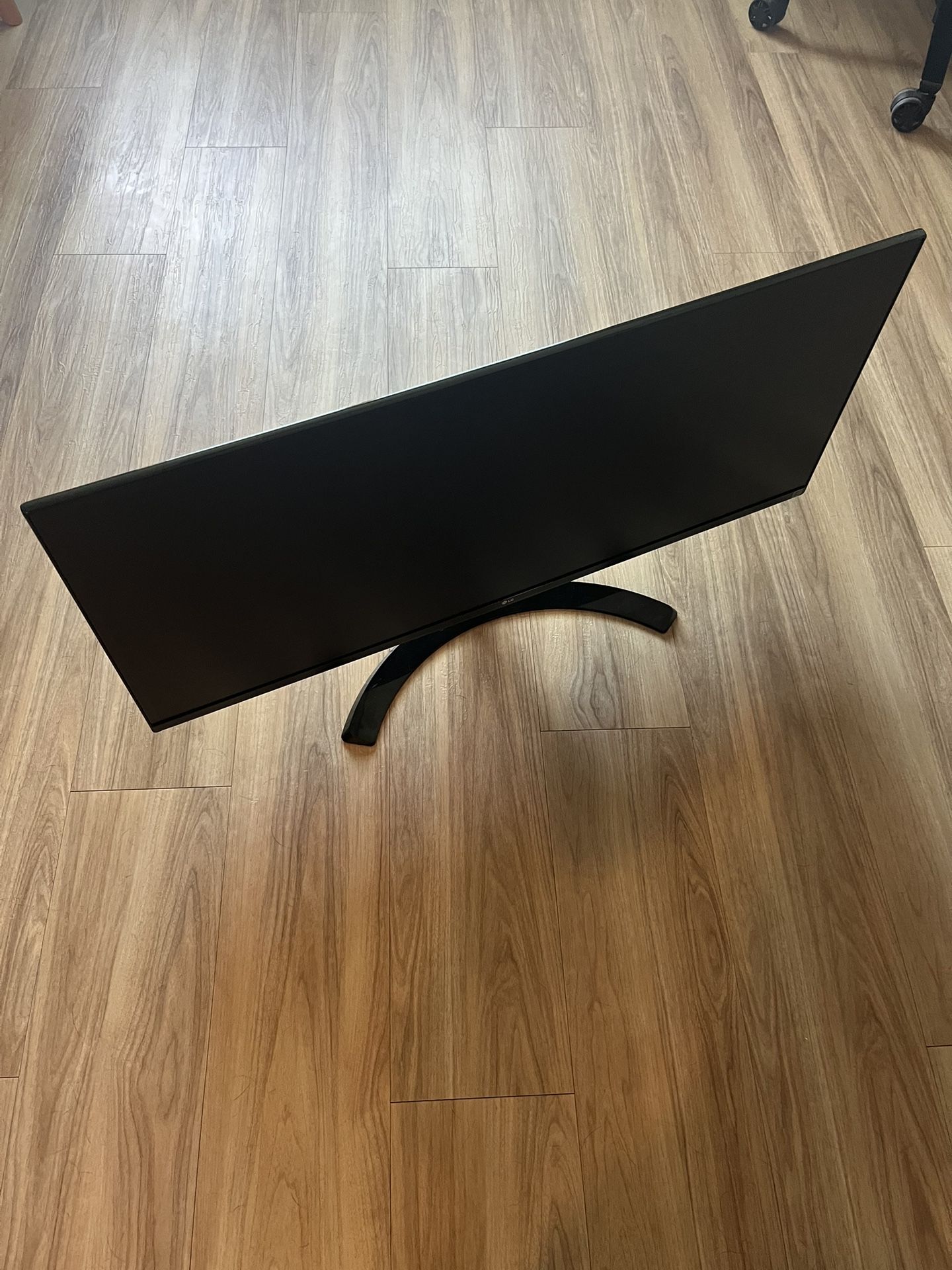 LG monitor 34’