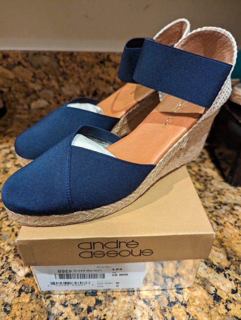 New Women's Size 9 Wedge Shoes 