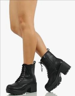 Combat boots