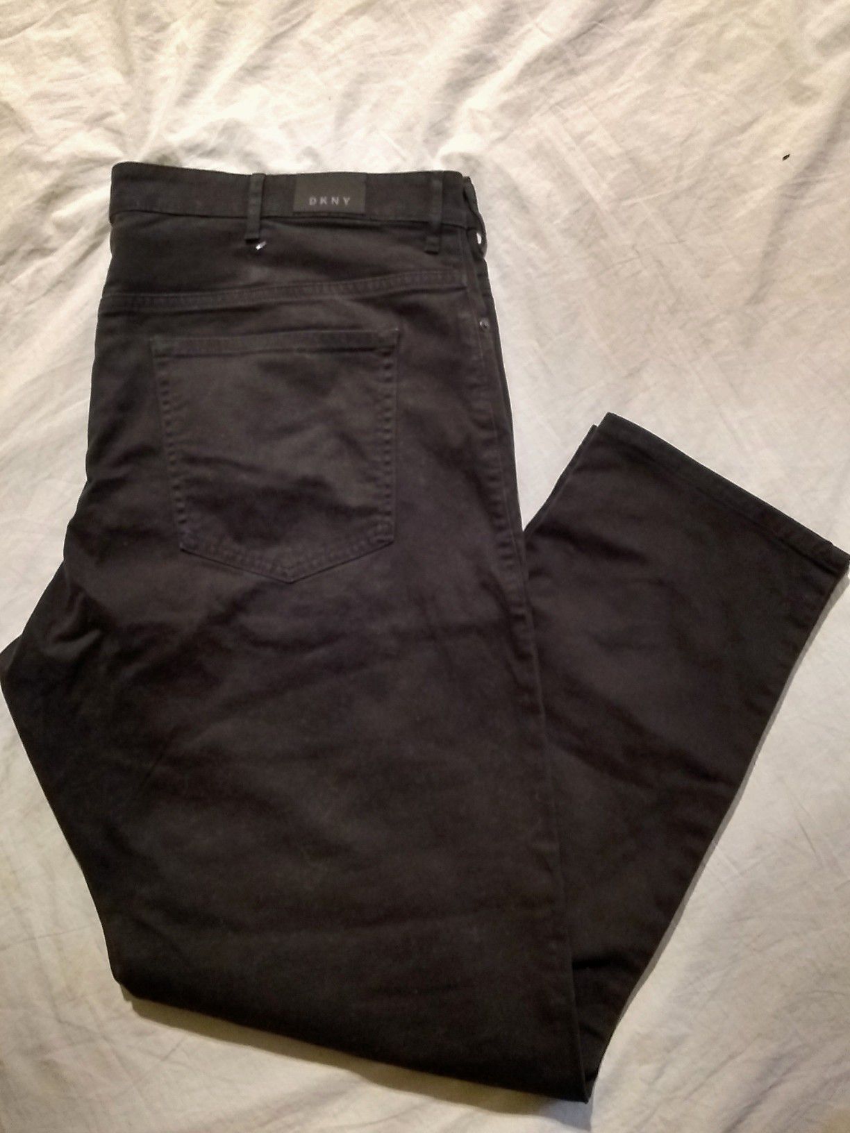 DKNY STRETCHY JEANS FOR MEN SIZE 40X30." PICK UP ONLY"