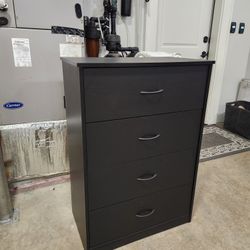 Dresser 4-drawer