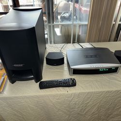 Bose AV 321 Series III DVD/CD Home Entertainment System with HDMI Output with all cables and 2 new wall mounts 