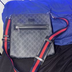 Gucci Men’s Messenger Bag 