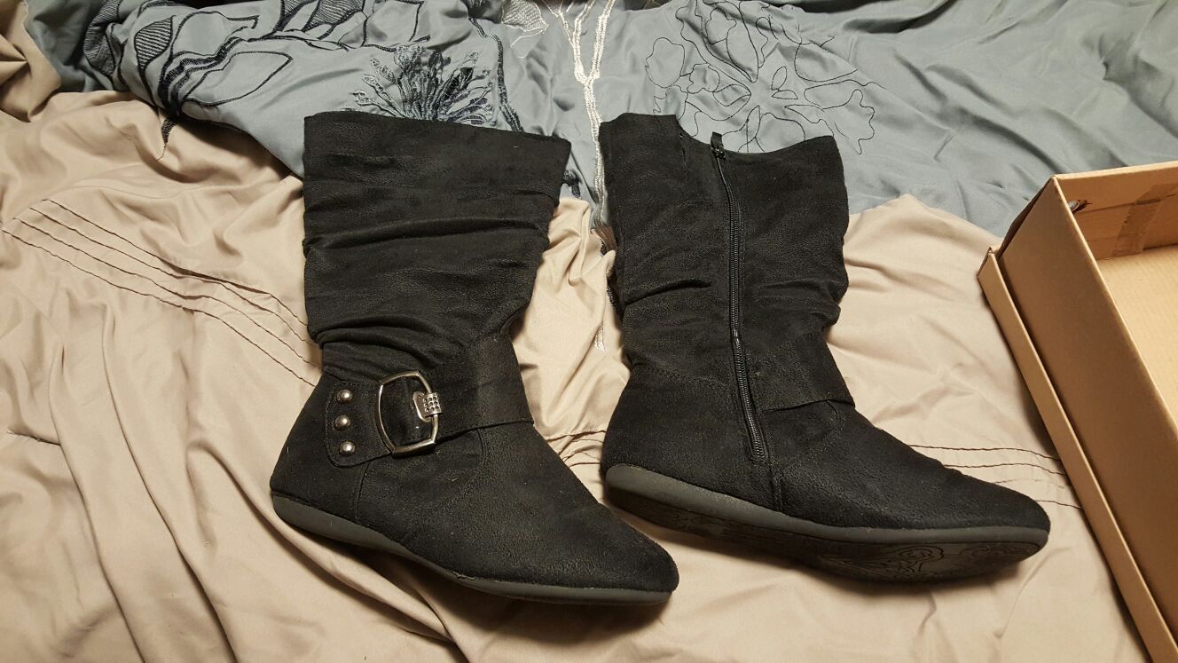 Women's boots black size 6 1/2