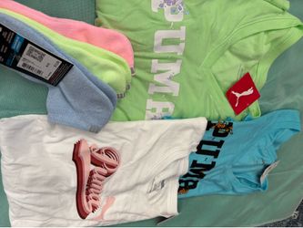 3 puma tee shirts/3 pack  sock’s