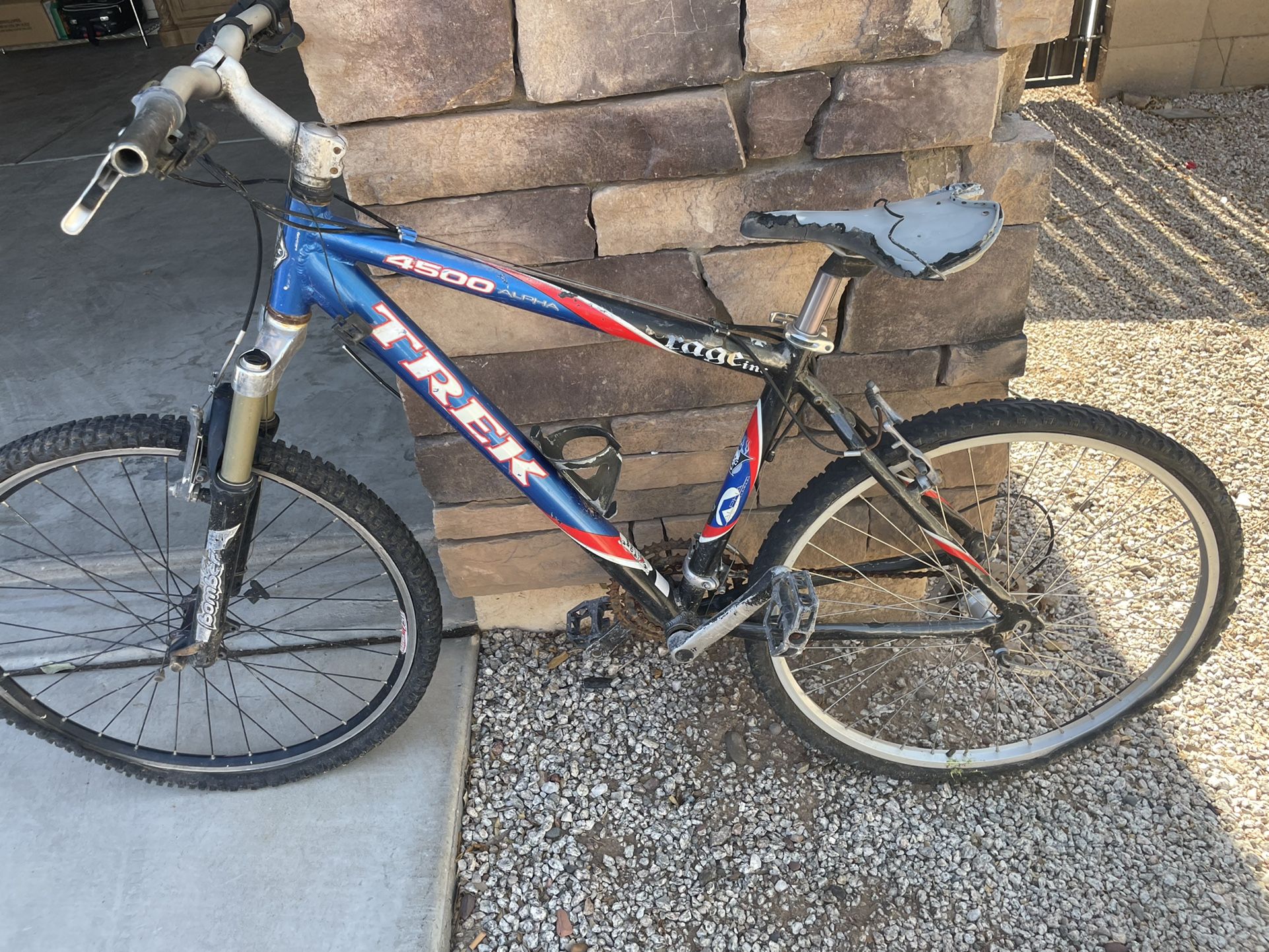 Trek 4500 Needs a little attention but very good bike