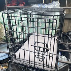 EveryYay Essentials 1-Door Dog Crate, 18.5" L X 12.5" W X 14.5" H