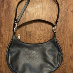 Coach Harley Hobo Pebble Leather Crossbody Purse In Perfect Condition Inside And Out