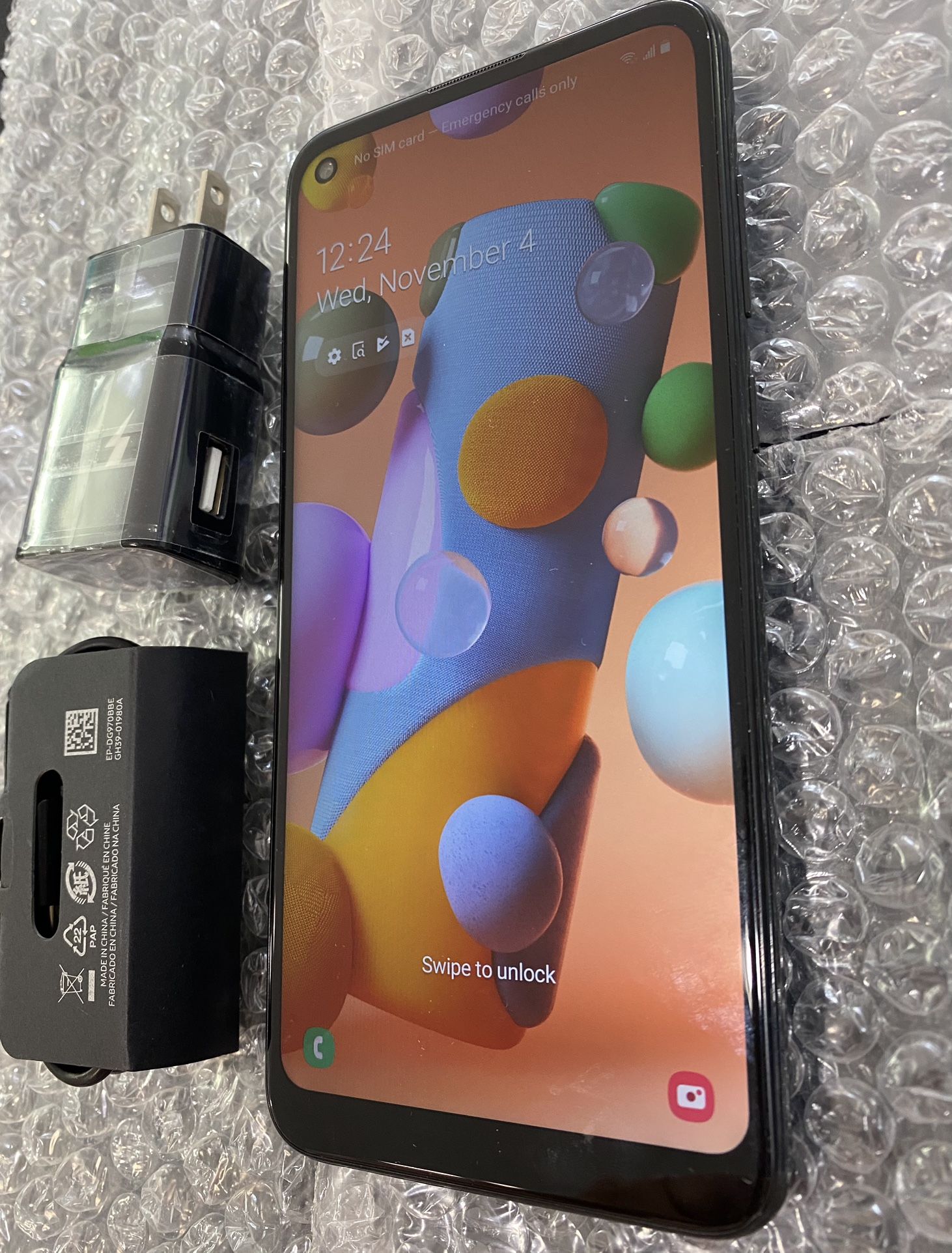 Samsung Galaxy A11 32 gb unlocked with store warranty