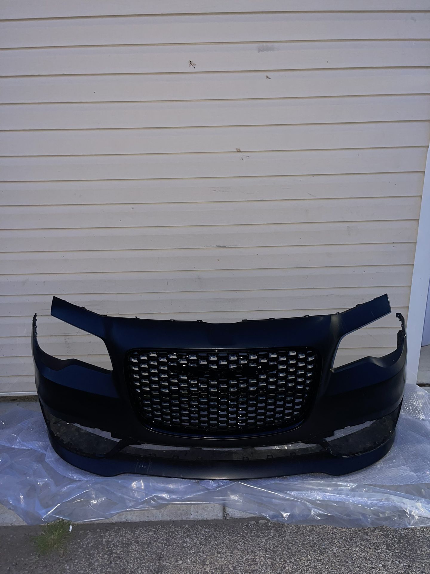 Chrylser 300 SRT bumper