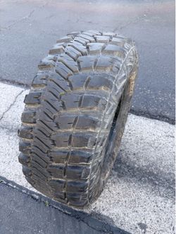 (1) 33x12.50R15 Goodyear Wrangler