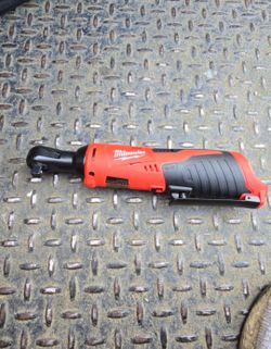 Milwaukee M12 12V Lithium-lon

Cordless 3/8 in. Ratchet (Tool-Only)
