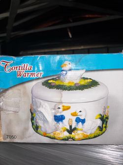 Ceramic Tortilla Warmer with Duck Design