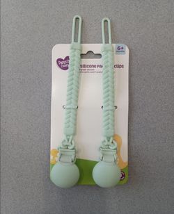 2 pc Silicone Pacifier Clips.