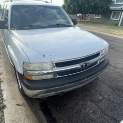 2004 Chevrolet Suburban