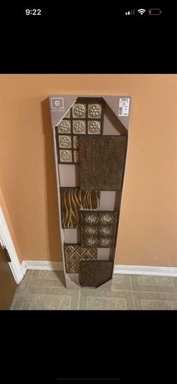 kohl’s Large Metal wall sculpture. brand new