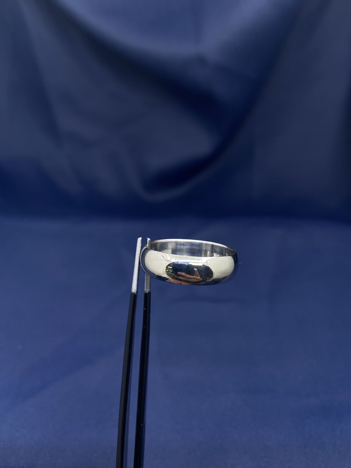 14KWG Polished Wedding Band