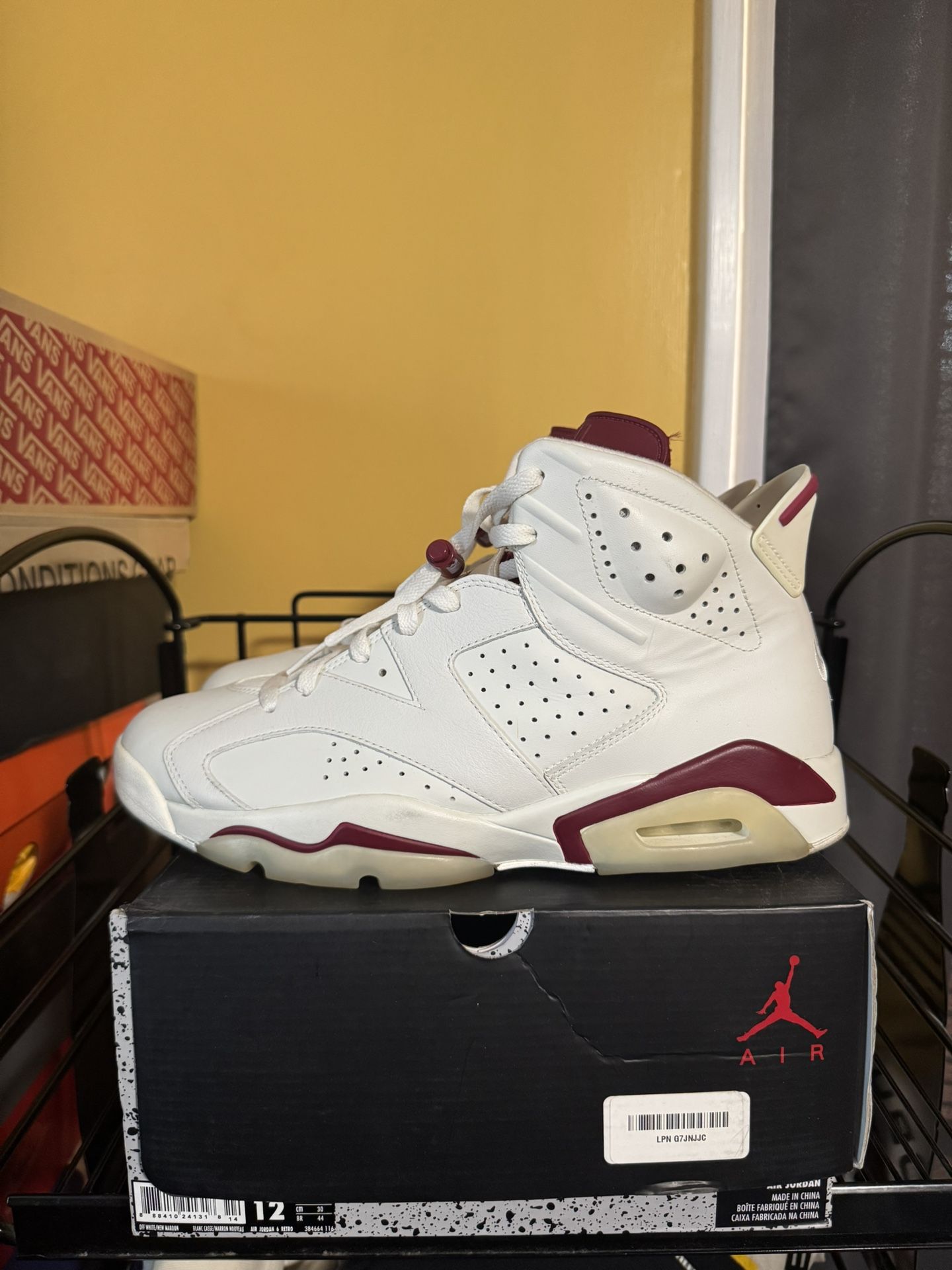 Nike Air Jordan Retro 6 Maroon