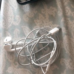 Apple earphones USBC