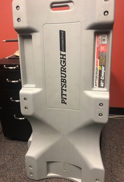 Slightly used 40” Creeper. 300 lbs capacity