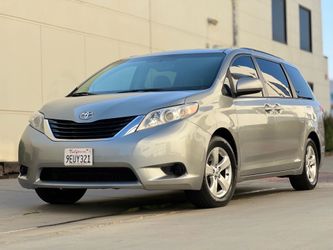 2014 Toyota Sienna LE