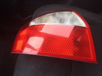 2002-2005 Audi A4 tail lights