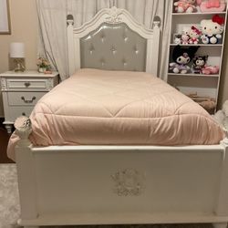 Twin Bed 