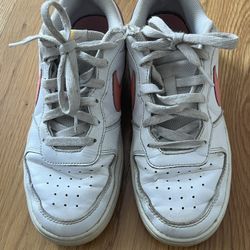 Nike Court Borough Low 2 GS in white and Hyper Pink Size 6Y