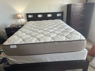 Queen bedroom set