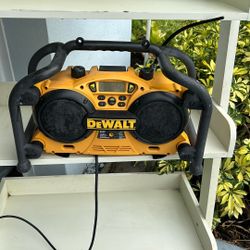 Dewalt Work Site Radio/charger