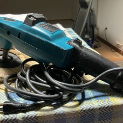 7” Sander/Polisher Black & Decker 