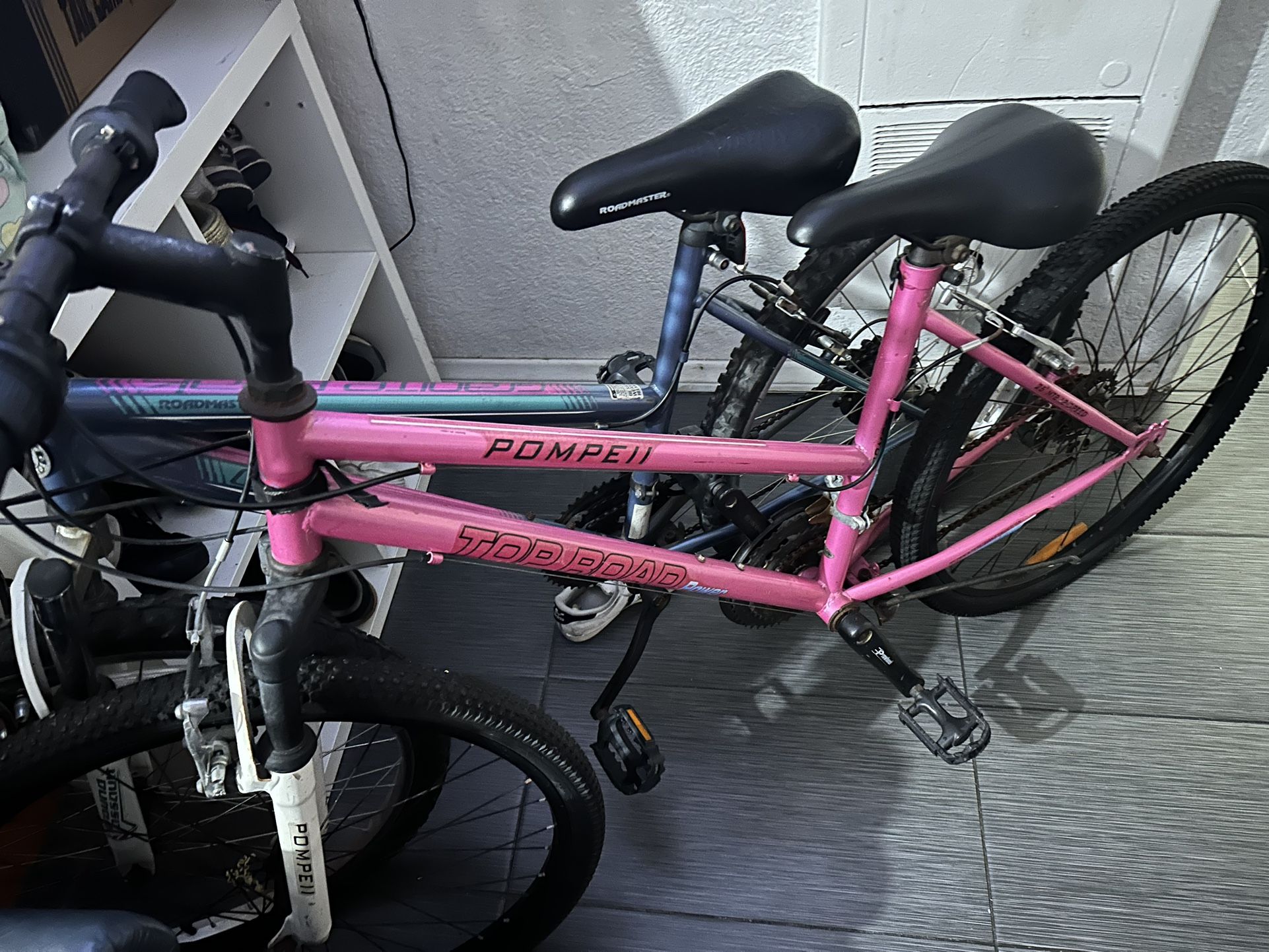 road master bike $65 pompe top road  $55