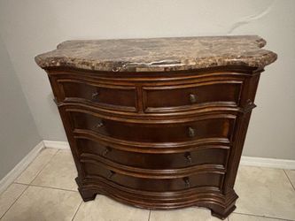 Mini dresser