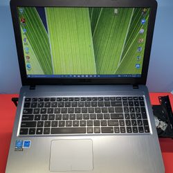  ASUS NOTEBOOK  Looks  LIKE  NEW.240. GB  SSD…..4.0-RAM .FASTER  and  READY FOR CLASSES  ON LINE OR WORK FROM HOME (ZOOM) Comes With Warranty ….